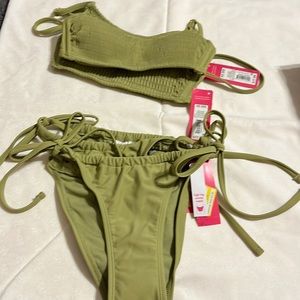 Xs ruched green bikini full set nwt